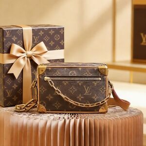 <AUTHENTIC>Louis Vuitton Mini Soft  Chain Bag